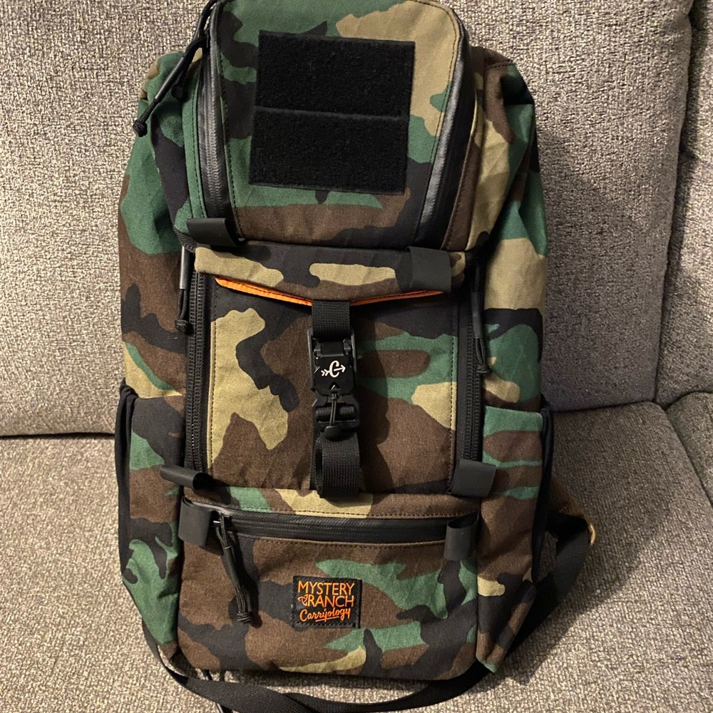 MYSTERY RANCH M81 Cerabus with coyote futura harness and fidlock sternum
